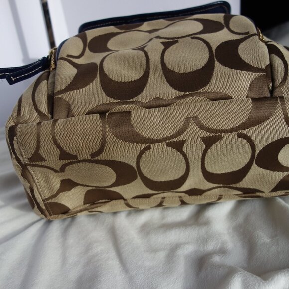 COACH Signature Stripe backpack navy/khaki like new F21928 with bonus wallet - Picture 6 of 16